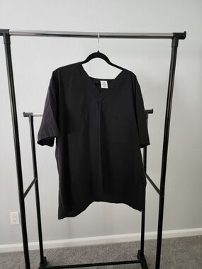 Black V-Neck Medical Scrub Top - Unbranded